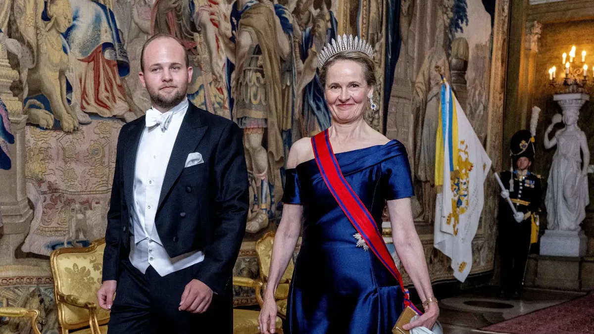 Die liechtensteinische Erbprinzessin Sophie und Prinz Joseph Wenzel von Liechtenstein bei ihrer Ankunft zum Galadinner im Königspalast anlässlich der Feierlichkeiten zum 80. Geburtstag von König Carl Gustaf in Stockholm, Schweden.