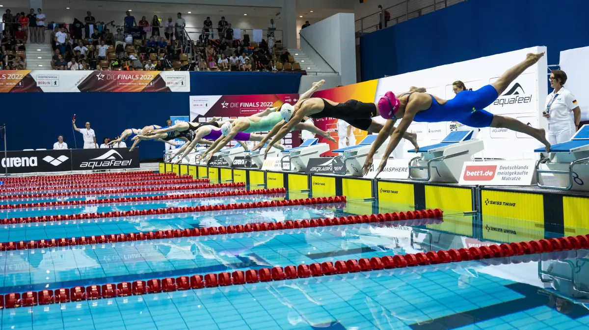 Die Frauen bei der Entscheidung über 200 Meter Lagen bei den Deutschen Meisterschaften 2022.