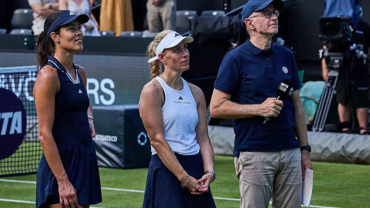 Im Juni 2026 war Ana Ivanovic (l) zu Gast beim Abschiedsspiel von Angelique Kerber (M).