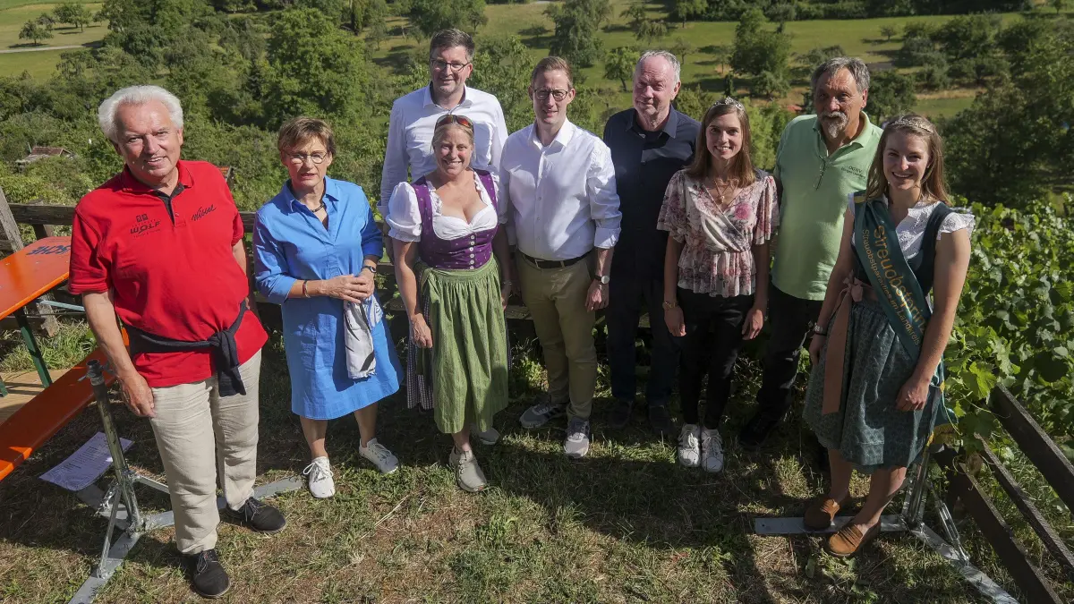 Wengerterfest: Leonberg - Das Eltimger Wengerterfest in der Leonberg Feinau wird erstmals von OB Degode eröffnet.