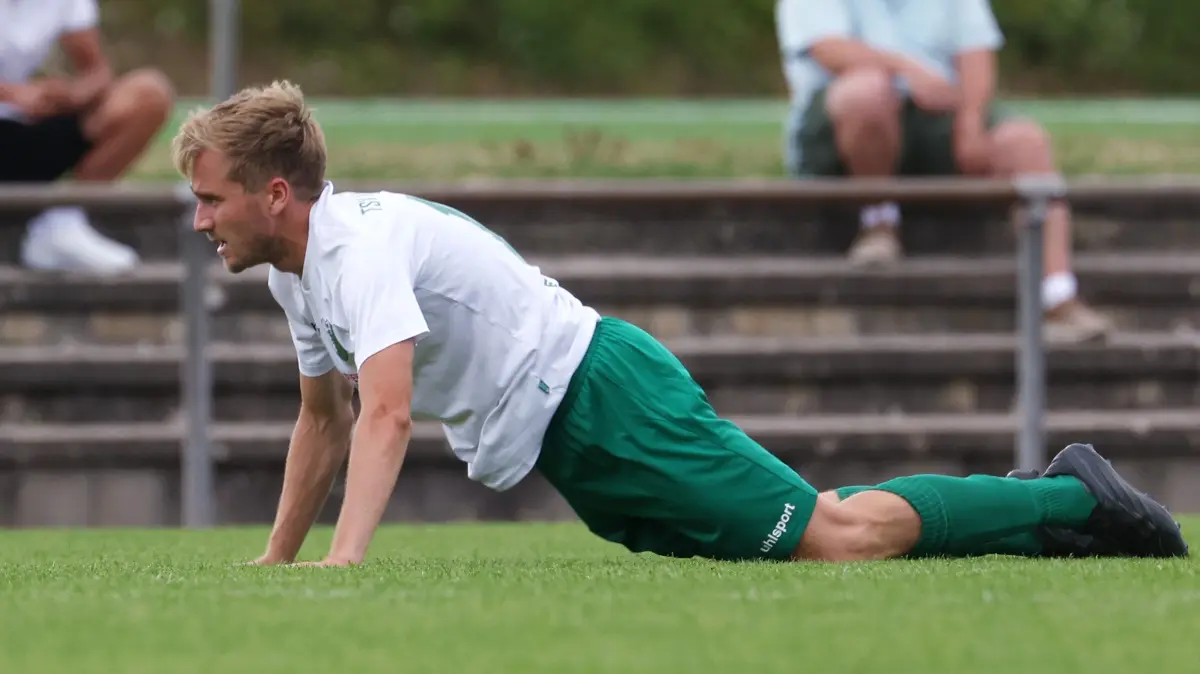 Fußball TSV Heimerdingen vs. SPFR Schwäbsich Hall: BAU // 2026.07.25, Deutschland, Ditzingen, Fußball TSV Heimerdingen vs. SPFR Schwäbsich Hall, Luis Feyhl (Heimerdingen) enttäuscht