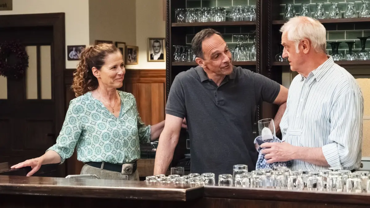 Die beliebte BR-Serie „Dahoam is Dahoam“ muss auch 2026 in die Sommerpause.