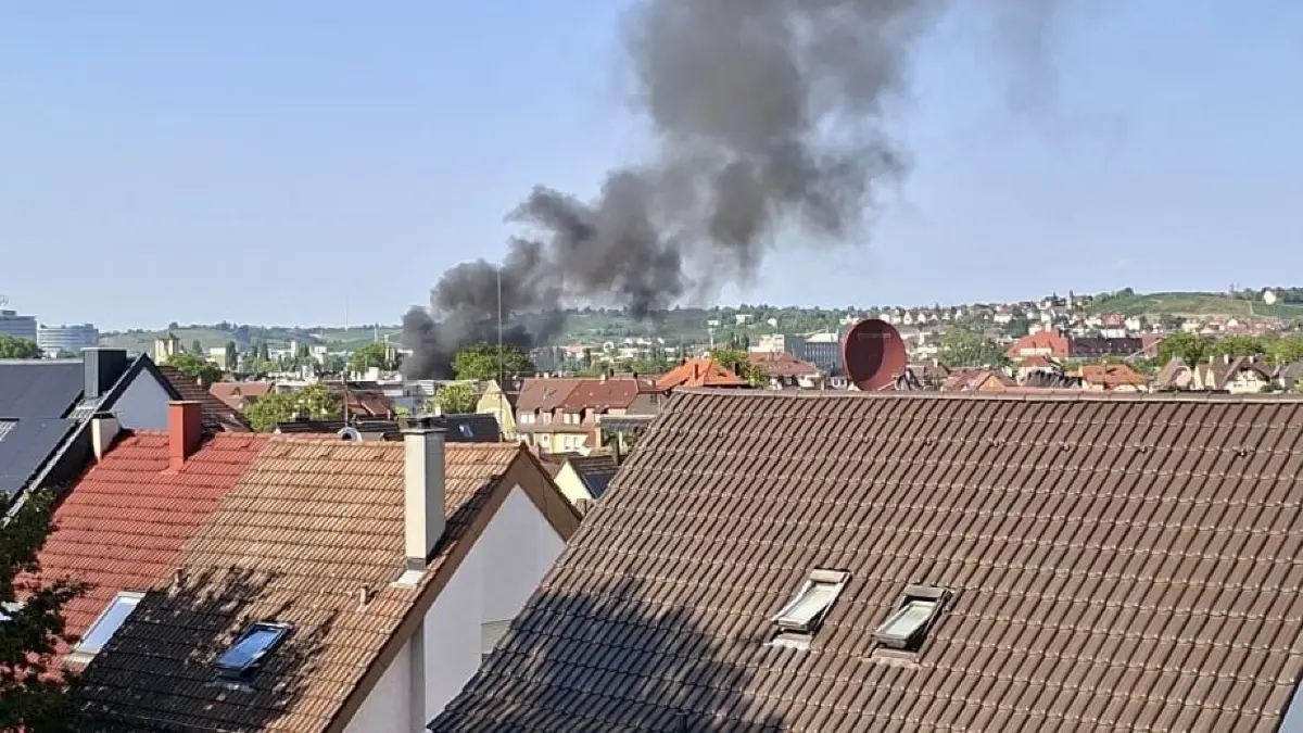 Brand, Feuer, Stuttgart-Wangen, Autos
