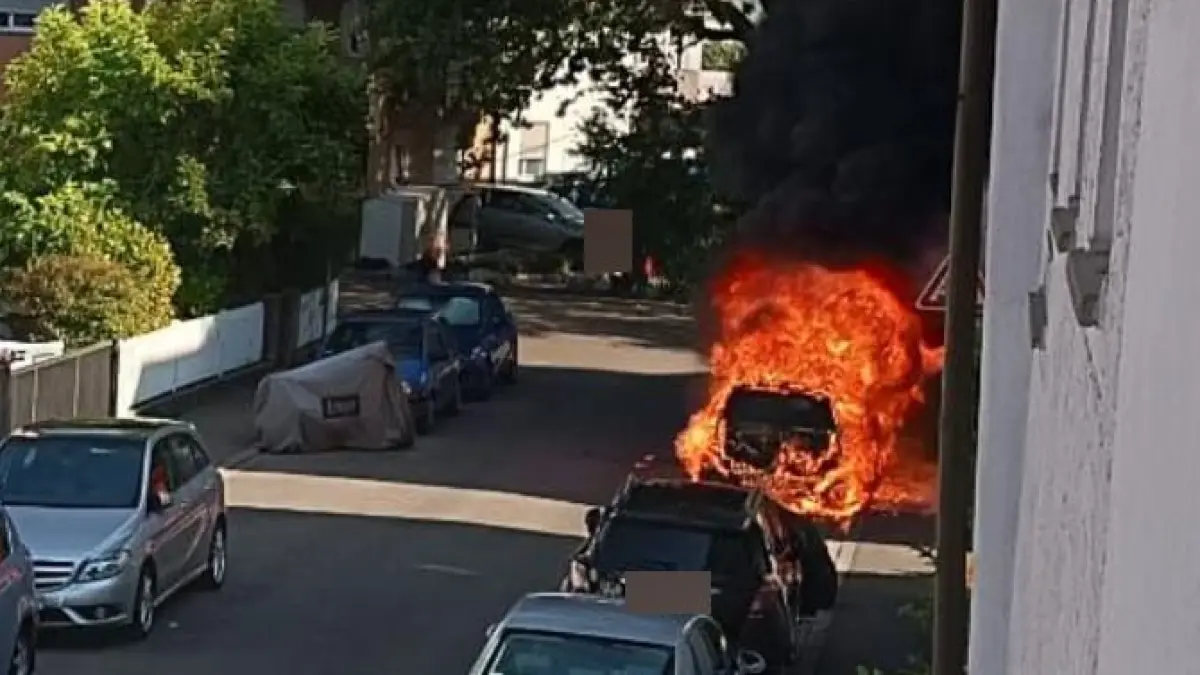 Brand, Stuttgart-Wangen, Autos, Feuer