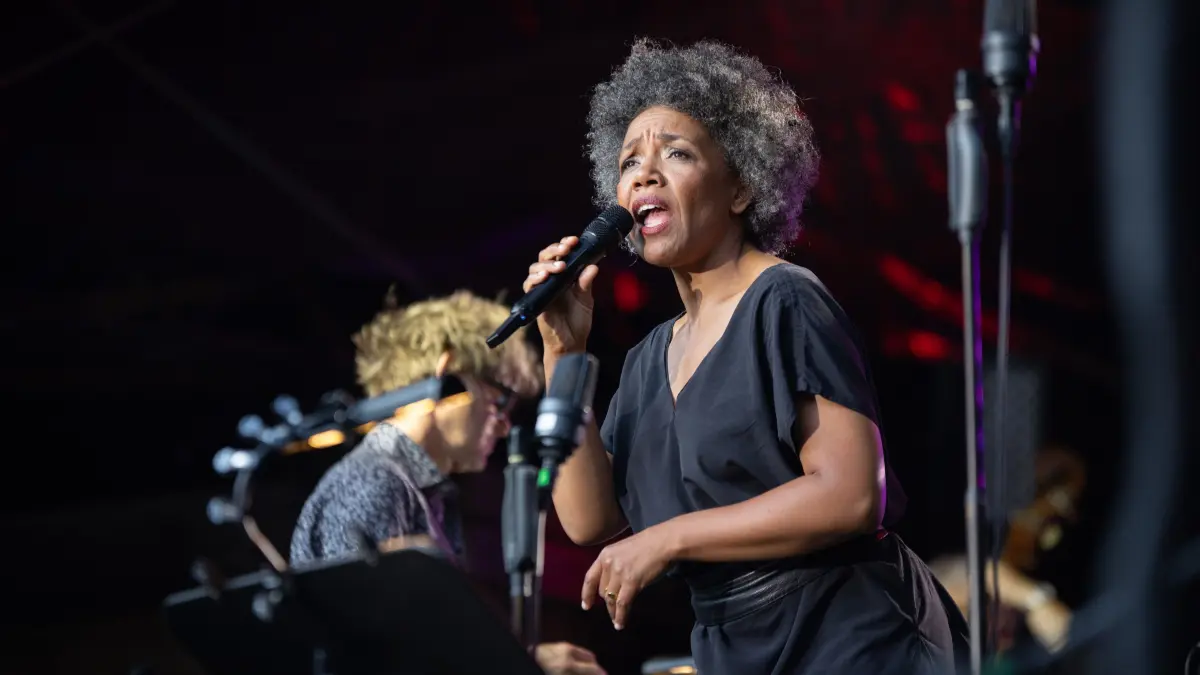 Konzert: SWR Big Band: Stuttgart, Baden-Württemberg, 29.07.2026:
Konzert der SWR BigBand auf der Freilichtbühne am Killesberg mit verschiedenen Gastmusikern.
Im Bild: Fola Dada
Notiz: No model release. Kein Einverständnis für Werbung, keine Weitergabe an Dritte.