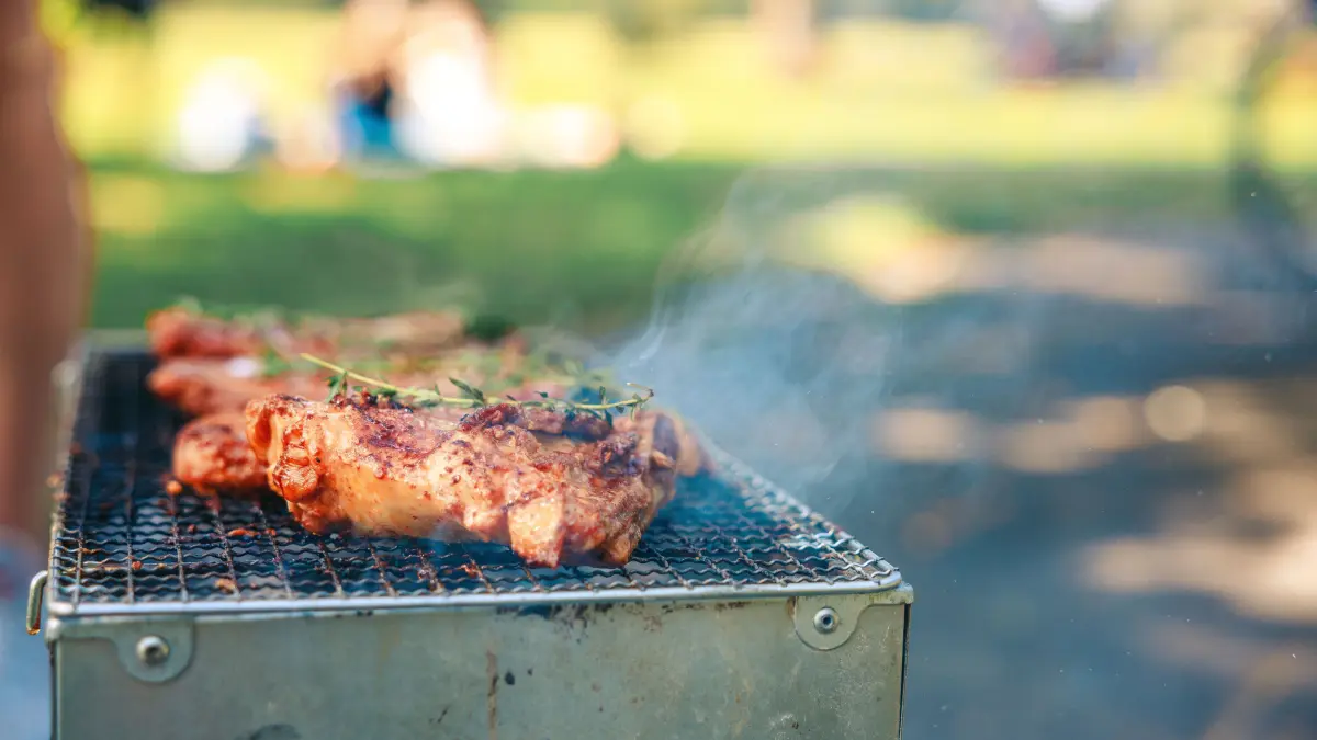 Die öffentlichen Grillplätze in Stuttgart bieten im Sommer eine schöne Kulisse für Genuss unter freiem Himmel.