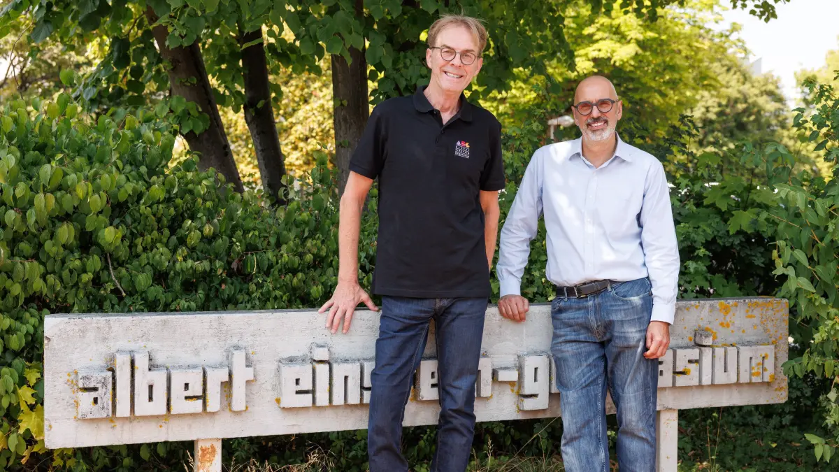 Schulleiterwechsel AEG: Böblingen, AEG, Gymnasium, Schulleiter, Jürgen Schwarz (links) hört auf, Sebastian Schimmer (rechts) wird neuer Schulleiter