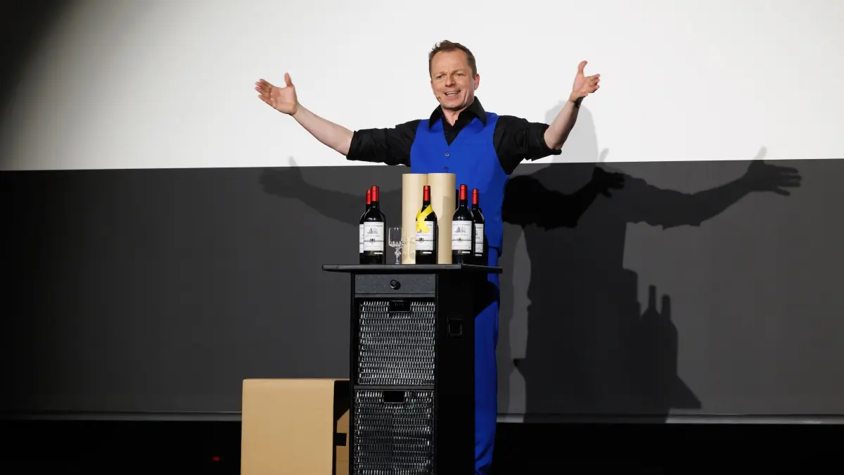 Holzgerlinger Varieté in der Stadthalle: Zum mittlerweile 15. Mal lädt Timo Marc zu der Show mit zahlreichen internationalen Künstlern und Akrobaten ein. Fünf Shows wird es dieses Jahr erstmals für die 3200 Zuschauer geben – ein neuer Besucherrekord.