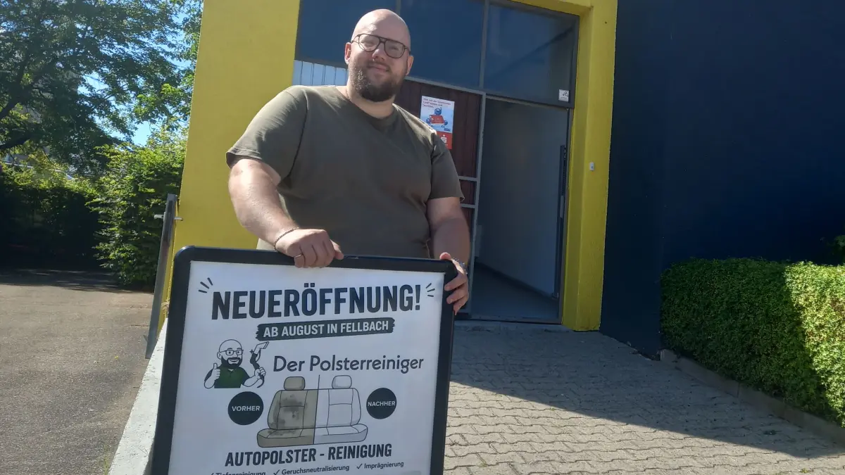 Felix Leimeter ist seit August mit seiner mobilen Polsterreinigung in einer Halle im Oeffinger Industriegebiet präsent.