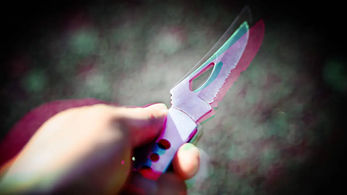 Einer der Verurteilten hatte einen 44-Jährigen mit dem Messer attackiert. (Symbolfoto)