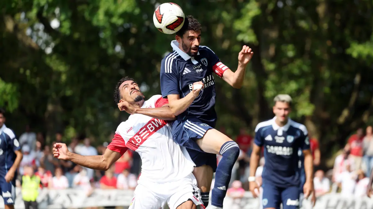 01.08.26 VfB Stuttgart - Paris FC: 01.08.26 VfB Stuttgart - Paris FC Deutschland, Stuttgart, 01.08.2026, Fussball, Bundesliga, Saison 2026/2027, Testspiel, VfB Stuttgart - Paris FC: v.l. Tiago Tomas VfB Stuttgart, Pierre Less-Melou Paris FC. *** August 1, 2026 VfB Stuttgart vs. Paris FC Germany, Stuttgart, August 1, 2026, Soccer, Bundesliga, 20262027 Season, Friendly Match, VfB Stuttgart vs. Paris FC Tiago Tomas VfB Stuttgart, Pierre Less Melou Paris FC