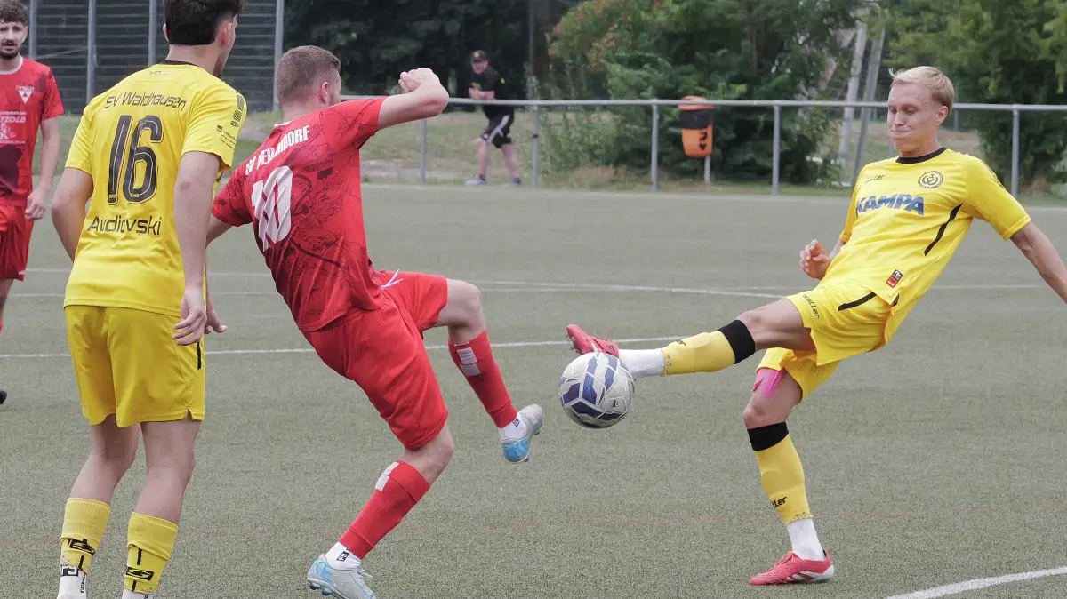 Fußball, Fussball, wfv-Verbandspokal, TSV Weilimdorf II - SV Waldhausen: Fußball, Fussball, wfv Verbandspokal, DB Regio-wfv-Pokal, wfv-Pokal, TSV Weilimdorf II - SV Waldhausen
Nr.10 (W): Sascha Kraft - rot
Fotograf: Günter E. Bergmann - Photography
Aufnahmedatum: 01.08.2026