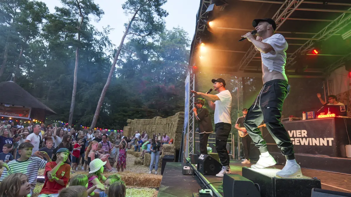 Strohländle 2026: Leonberg - Strohländle Vier Gewinnt / Fana 4 Tribute Band