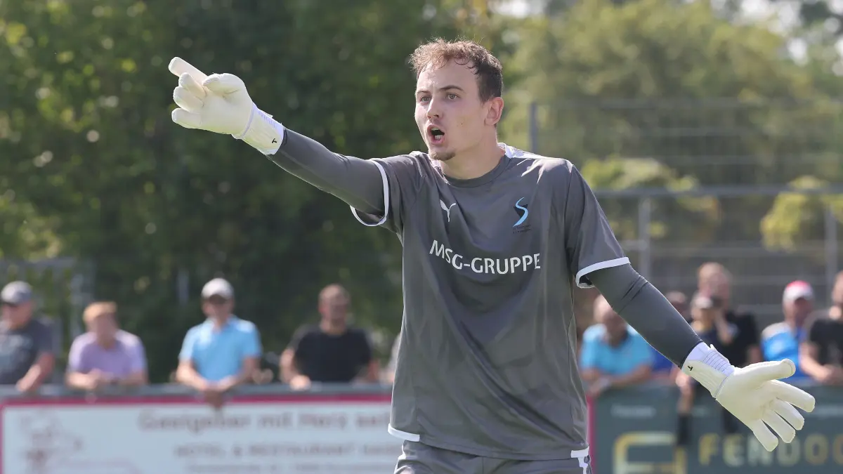 Fußball SV Kornwestheim vs. SGV Heilbronn-Freiberg : BAU // Kornwestheim , Fußball 2. Runde WFV Pokal SV Salamander Kornwestheim vs. SGV Heilbronn-Freiberg , Steffen Scheck ( Korn )