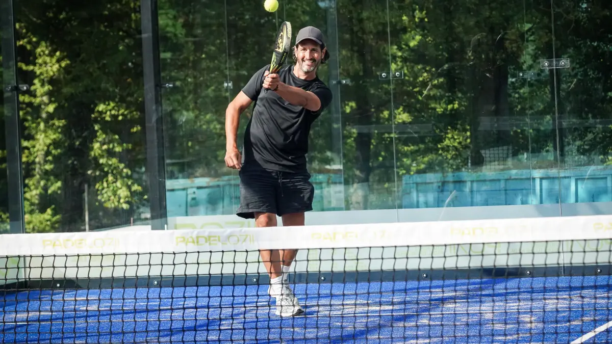Gastronom Fabrizio Zullo (Lumen, Zum Zullo, Club People etc) eröffnet Padel-Court am Schnarrenberg, ohne Personal, alles automatisch : Gastronom Fabrizio Zullo (Lumen, Zum Zullo, Club People etc) eröffnet Padel-Court am Schnarrenberg, ohne Personal, alles automatisch