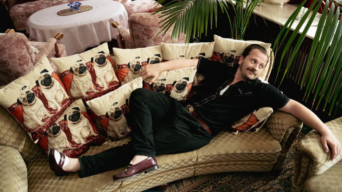 Gringo Mayer macht Singer-Writer-Musik im Kurpfälzer Dialekt.