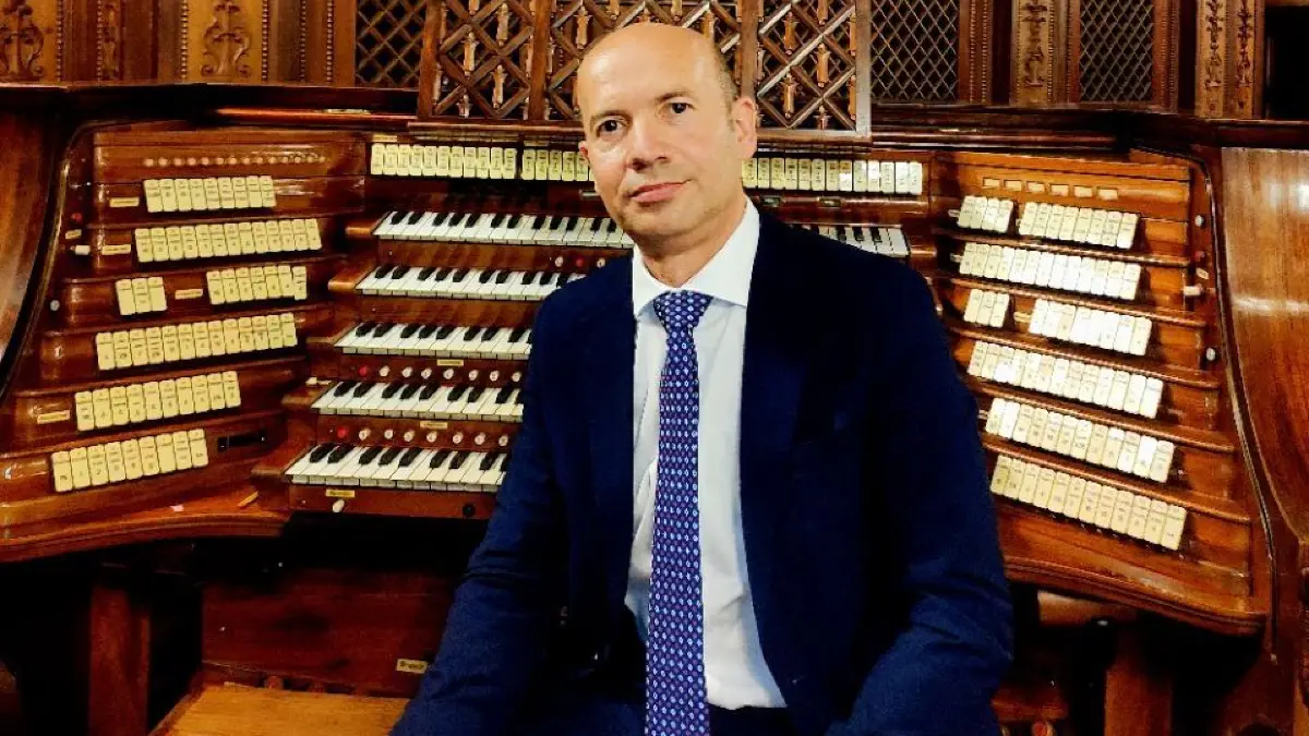 Spielt am Samstag in der Martinskirche: der Organist Jesús Sampedro Márquez.