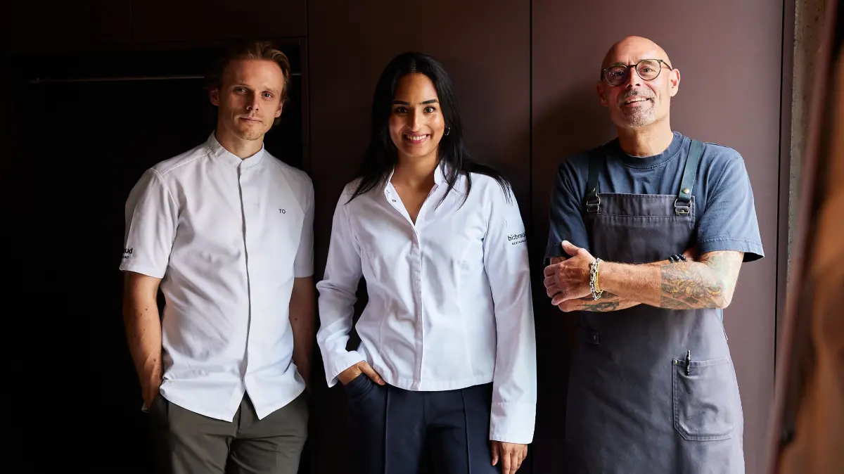 Das alte Team im neuen Restaurant: Küchenchef Tim Ostertag, Spitzenköchin Alina Meissner-Bebrout und Sommelier Holger Baier.