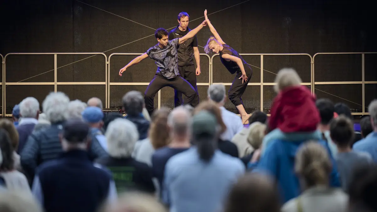 Künstler und Künstlerinnen präsentieren beim Theaterfest Ausschnitte aus ihrem Schaffen und geben einen Vorgeschmack auf die neue Spielzeit.