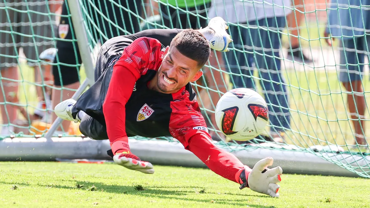 Fußball VfB Stuttgart Trainingslager: 05.08.2026, Deutschland, Grassau, Fußball Bundesliga, Saison 2026/2027, Trainingslager VfB Stuttgart, Fabian Bredlow *** August 5, 2026, Germany, Grassau, Bundesliga, 20262027 season, VfB Stuttgart training camp, Fabian Bredlow