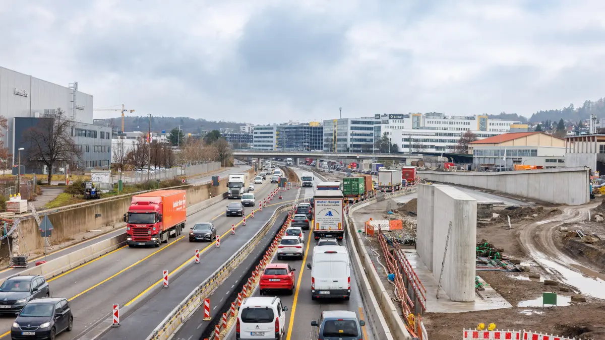 Die neue Betonfahrbahn zwischen A81-Anschluss Böblingen/Sindelfingen und dem Tunnel Goldberg ist seit dem frühen Morgen freigegeben.