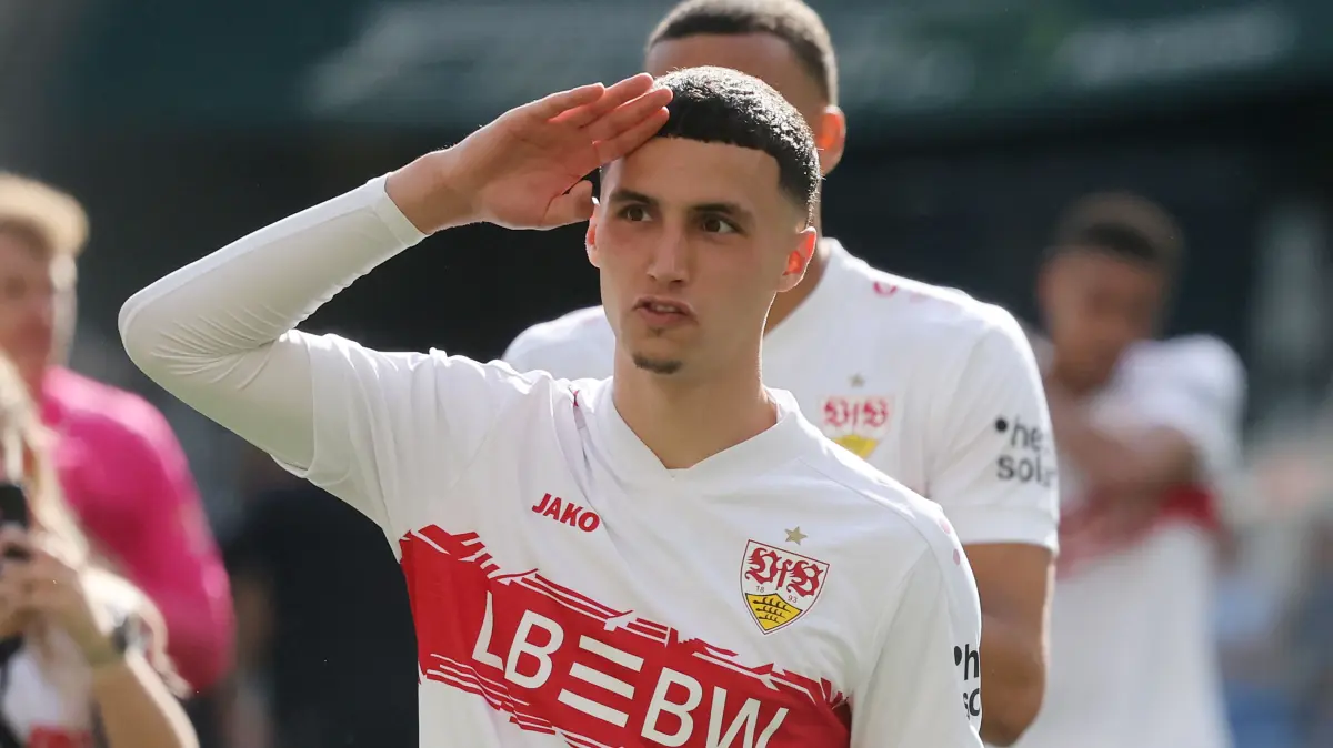 BAU // Sinsheim , Fußball Bundesliga TSG 1899 Hoffenheim vs. VfB Stuttgart , Bilal El Khannouss ( VfB )