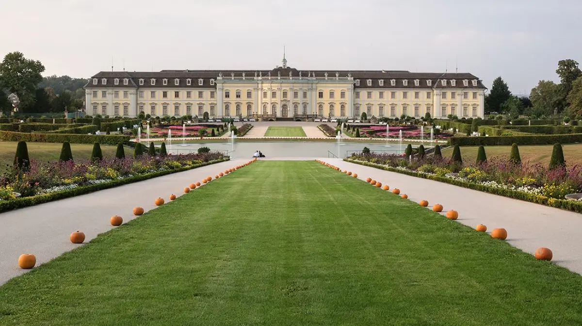 Schloss und Blüba rücken enger zusammen.