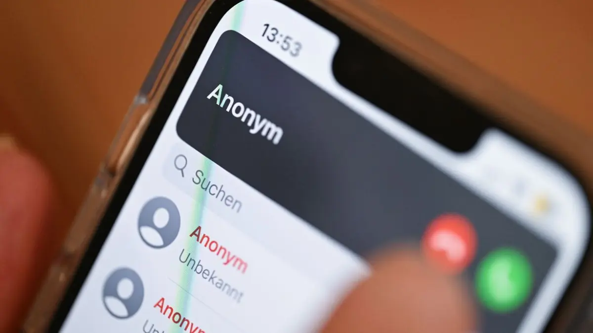 Vorsicht bei anonymen Nummern: Telefonisch erzeugen die Täter eine Ausnahmesituation. (Symbolbild)