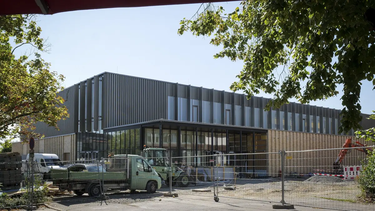 Mehrzweckhalle: Korntal Münchingen - Die Münchinger Mehrzweckhalle wird womöglich zwei Monate später fertig als geplant. Das hat Folgen für die Vereine und Schulen, die nicht wie geplant ab September die neue Halle nutzen können.