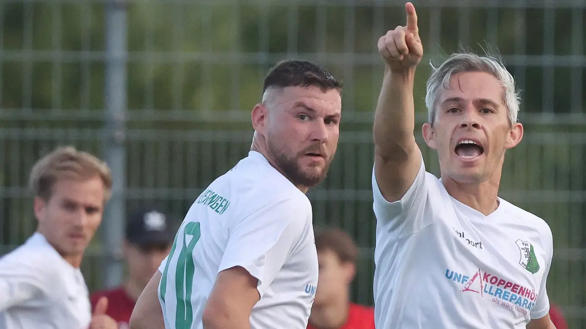Fußball FV Löchgau vs. TSV Heimerdingen : BAU // Löchgau , Landesliga Fußball FV Löchgau vs. TSV Heimerdingen , rechts: Gabriel Fota ( Heim )