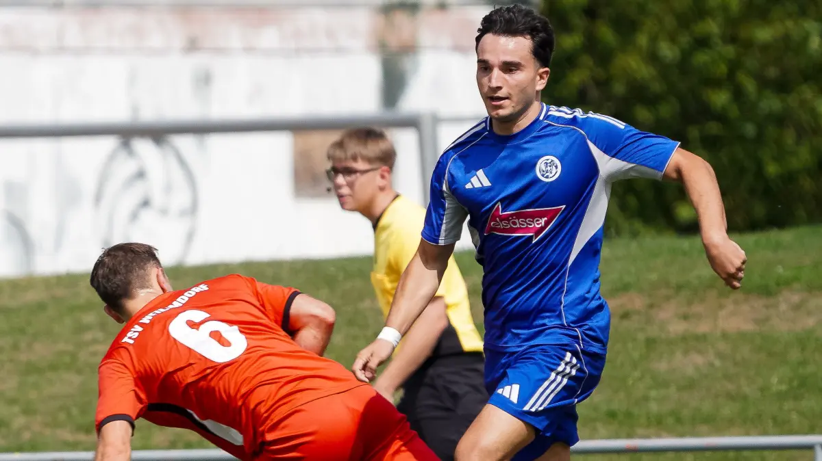 Albion Dreshaj (VfL Sindelfingen, #20), Maximilian Kuchler (TSV Weilimdorf, #6)
TSV Weilimdorf vs. VFL Sindelfingen, Fussball, Landesliga 2, 2026/2027, 09.08.2026,
Foto: Eibner-Pressefoto/Naman Kala