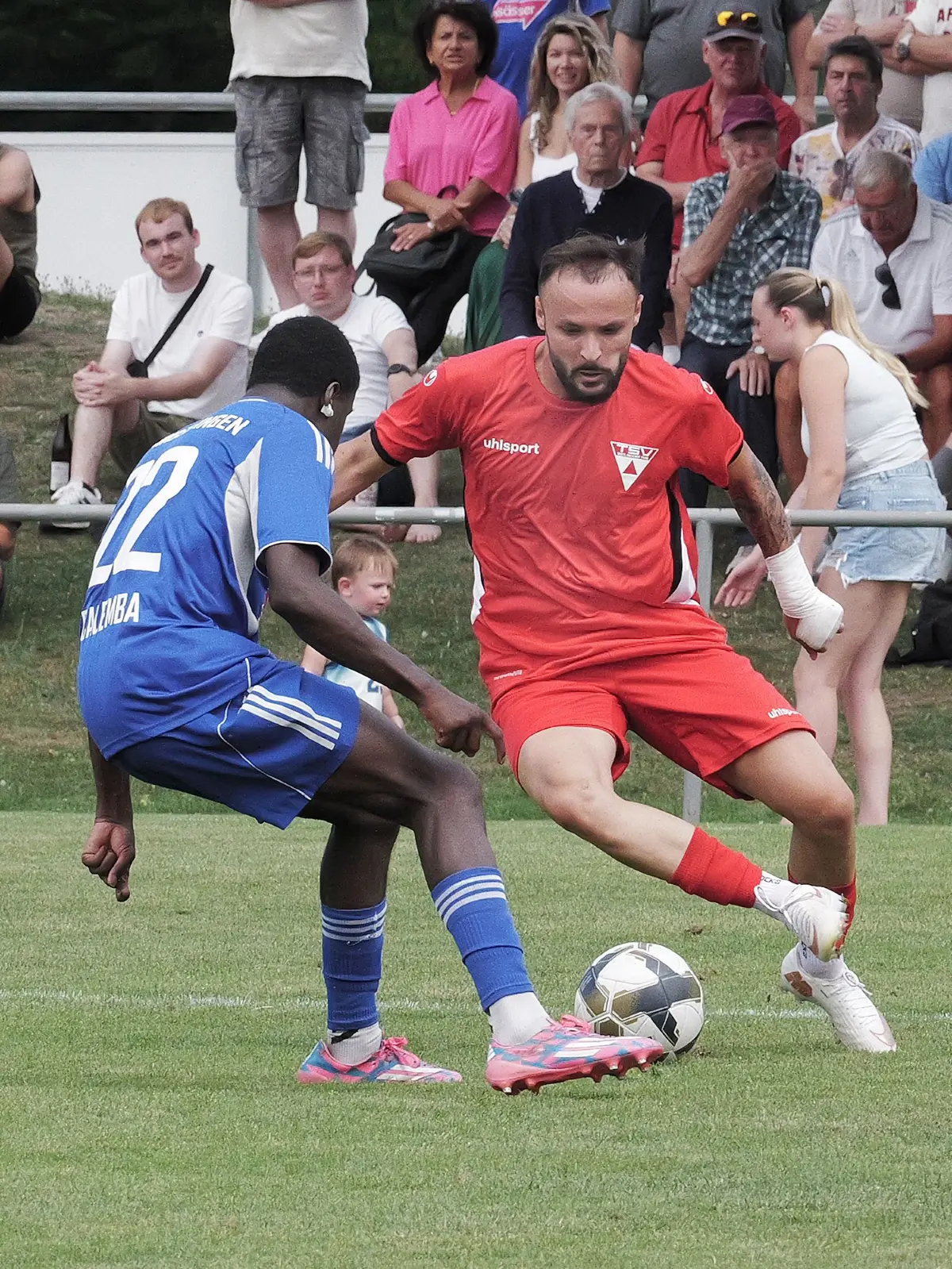 Fußball, Fussball, Landesliga, TSV Weilimdorf - VfL Sindelfingen: Fußball, Fussball, Landesliga, TSV Weilimdorf - VfL Sindelfingen
Nr.80 (W): Riccardo Scarcelli - rot
Nr.22 (S): Oliab Calemba - blau
Fotograf: Günter E. Bergmann - Photography
Aufnahmedatum: 09.08.2026