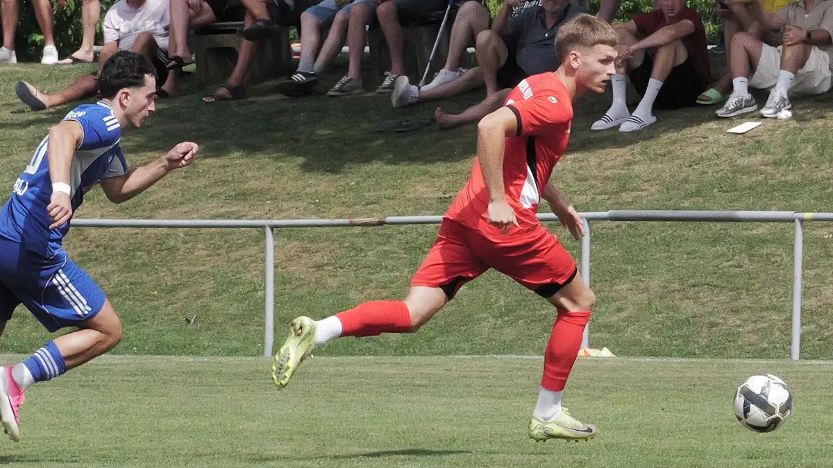 Fußball, Fussball, Landesliga, TSV Weilimdorf - VfL Sindelfingen: Fußball, Fussball, Landesliga, TSV Weilimdorf - VfL Sindelfingen
Nr.9 (W): Roman Kasiar - rot
Fotograf: Günter E. Bergmann - Photography
Aufnahmedatum: 09.08.2026