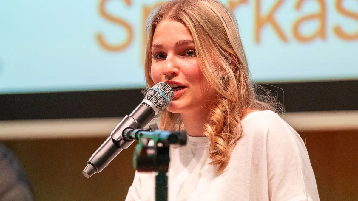 Kiara Huber begleitet von Leon Küting
Drittes Festival für die Erde Sparkassenforum mit Referenten und Prominenten 10.05.2025
Foto: Eibner-Pressefoto/Christiana Kunz