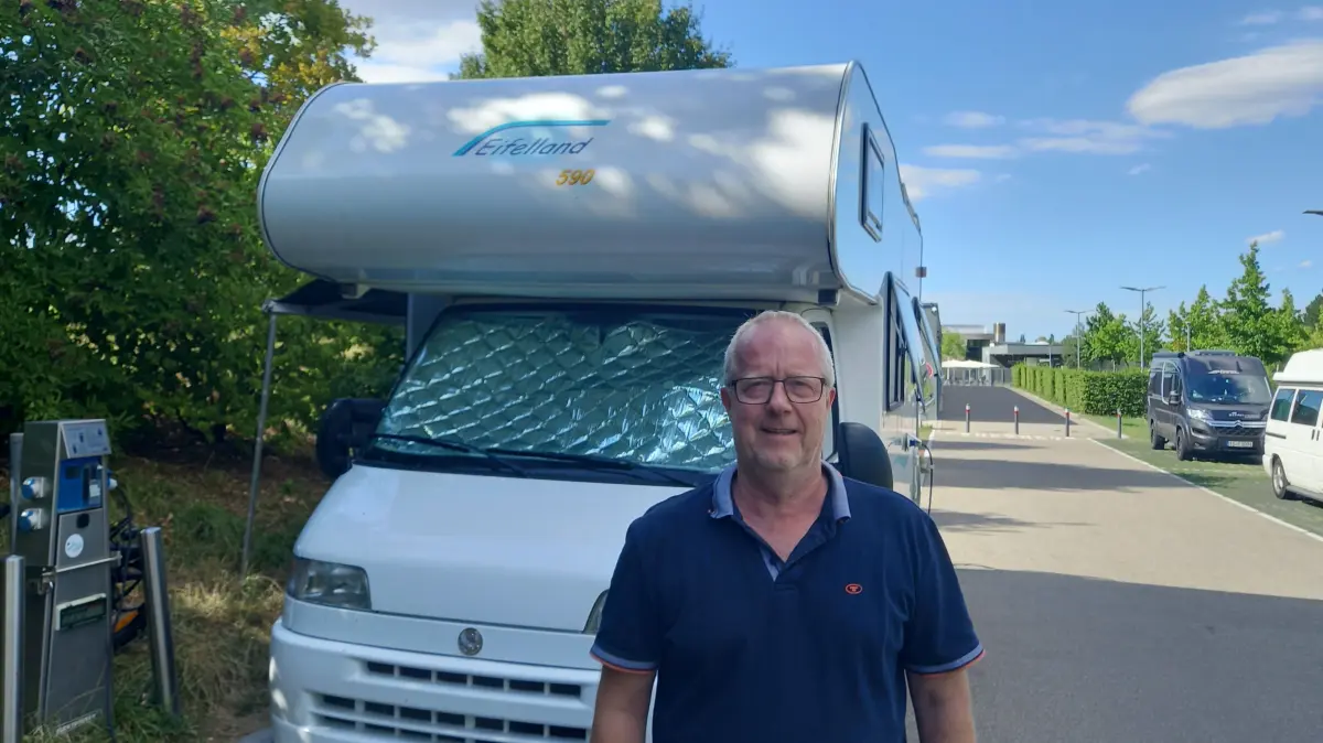 Michael Uphaus aus dem Kreis Goslar auf dem Wohnmobilstellplatz beim Fellbacher F3-Bad.