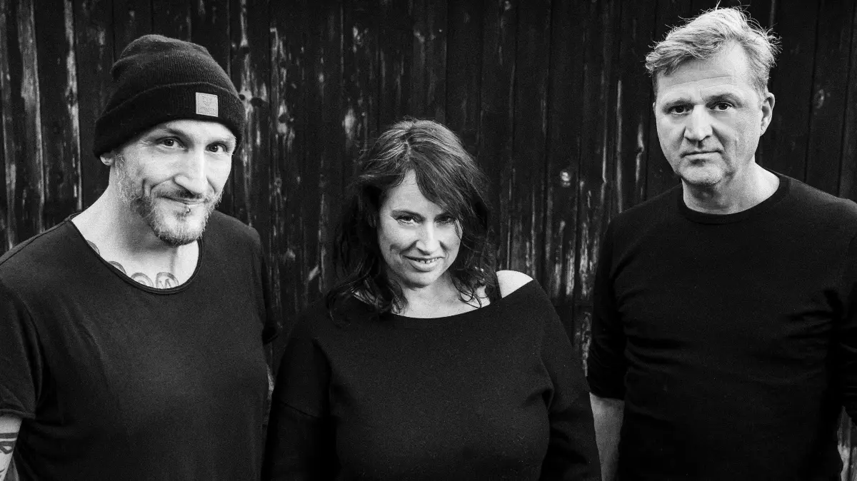 Blue Eyes Enterprize bei "Talauer rockt" – mit Markus Nass, Katey Lehmann und Patrick von Blume (v. li.)