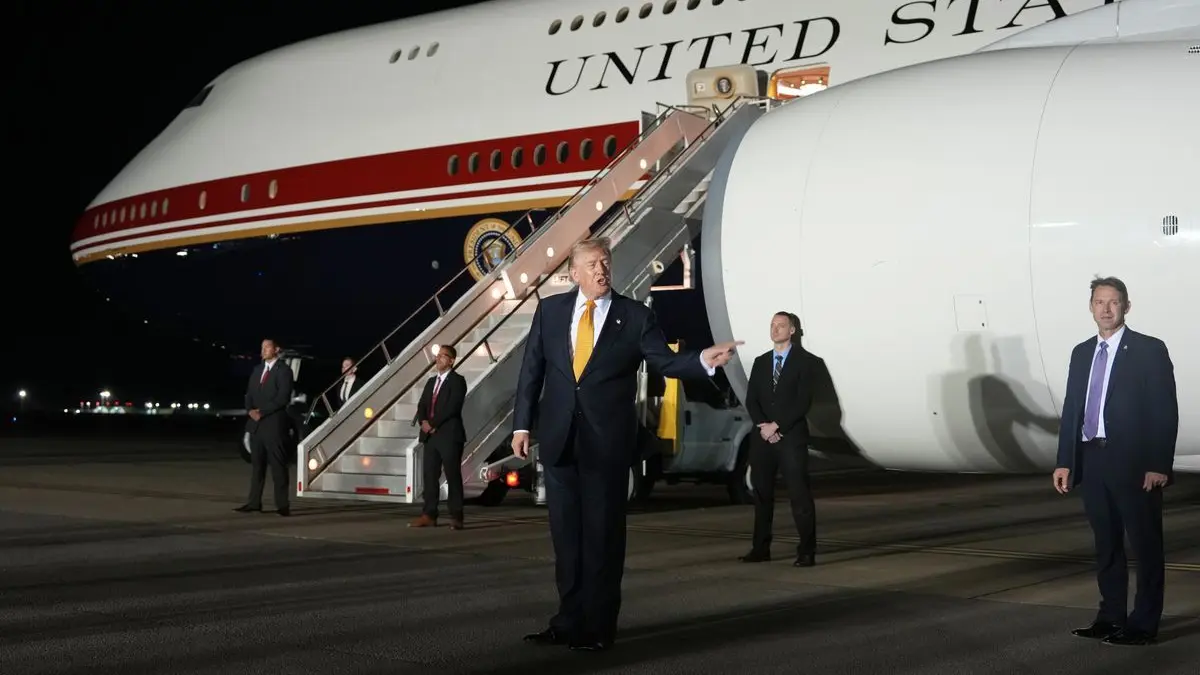 US-Präsident Donald Trump spricht am 8. Juli -Luftwaffenbasis RAF Mildenhall in Suffolk.