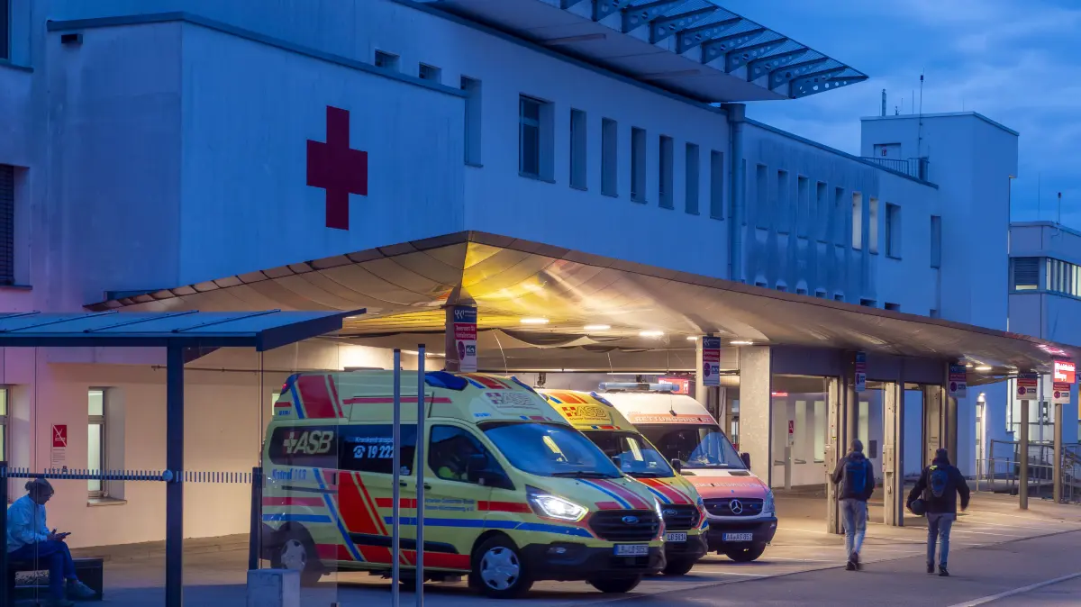 Ludwigsburg - Klinikum bei Nacht