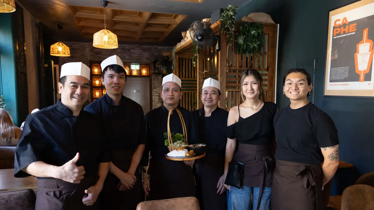 Restaurant The Fish Sauce: #gastro Nächster Restauranttest: The Fish Sauce im Stuttgarter Westen. Im Bild rechts Sohn der Inhabers: Minh Nguyen.