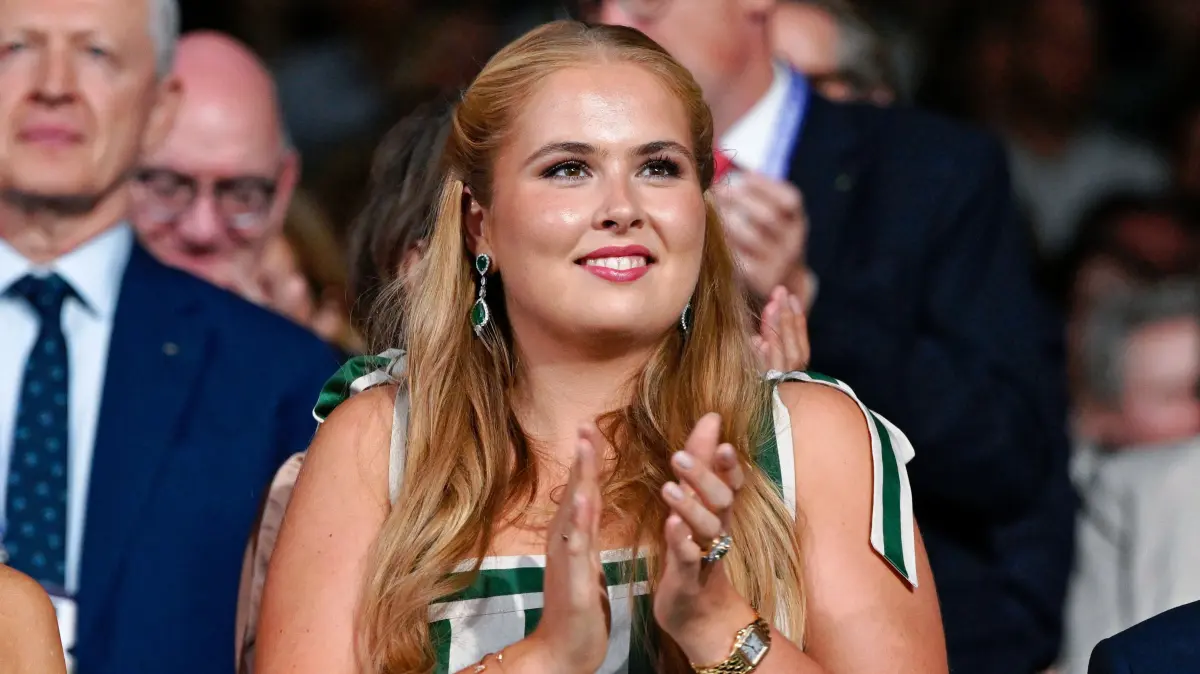 Die niederländische Kronprinzessin Amalia auf der Ehrentribüne.