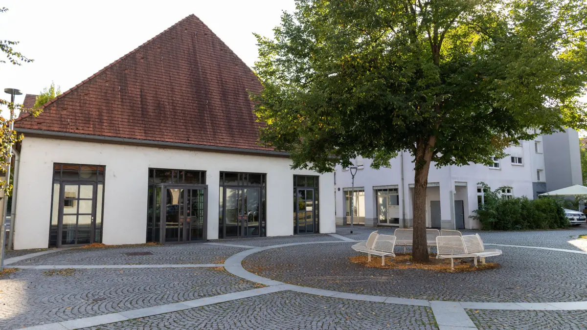 Die historische Kelter ist schon jetzt ein beliebter Ort für Feiern und Events. Die Kelter biete viele Möglichkeiten für die Gestaltung der Hochzeit, erklärt Bürgermeister Matrohs. Auf dem Platz zwischen Kelter und Zehntscheuer sollen künftig auch Hochzeitsgäste feiern.