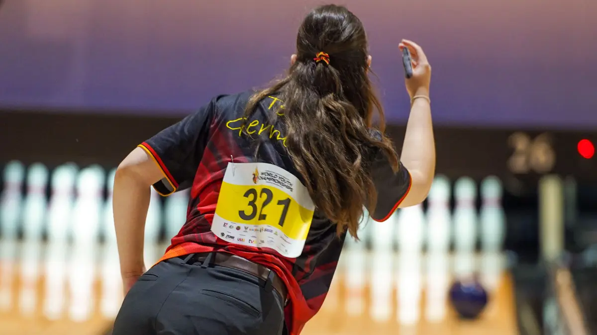 Beim Bowling kommt es vor allem auf die Linienführung an. Maxine Bolek aus Remseck hat den Dreh raus.
