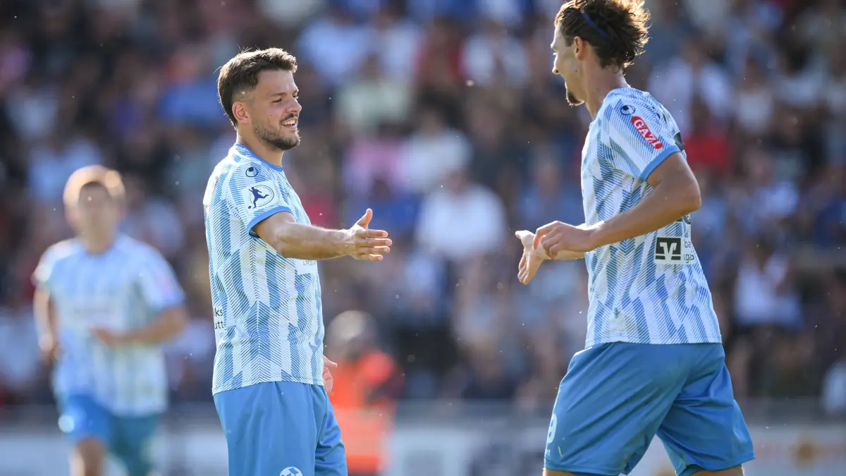 Fussball WFV Pokal 2026/2027 3. Runde 11.08.2026 FC Rottenburg - SV Stuttgarter Kickers JUBEL Kickers Yannick Glessing li klascht den Torschuetze zum 0-1 David Stojak re ab *** Soccer WFV Cup 20262027, Round 3, August 11, 2026: FC Rottenburg vs. SV Stuttgarter Kickers. JUBEL Kickers Yannick Glessing high-fives the goal scorerDavid Stojakafter the 01 goal.