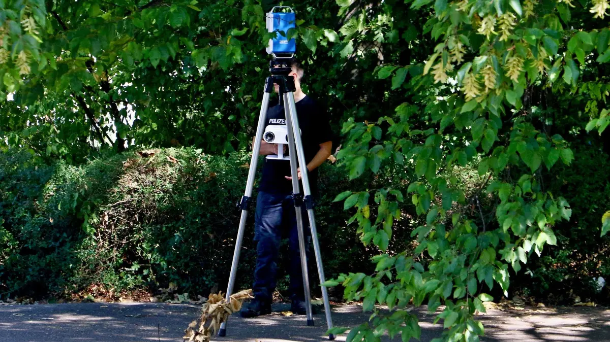 Polizei sperrt Engelbergstraße im Giebel für Vermessung von Tatort