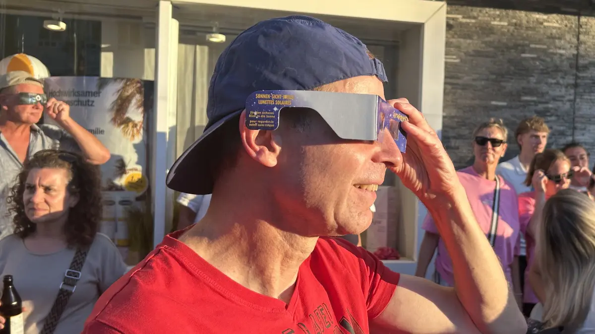 SoFi-Fans bei Sifi rockt: keine Augen für die Band auf der Bühne.