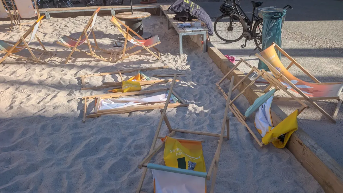 Unbekannte haben beim Herrenberg Strandsommer Verwüstungen angerichtet.