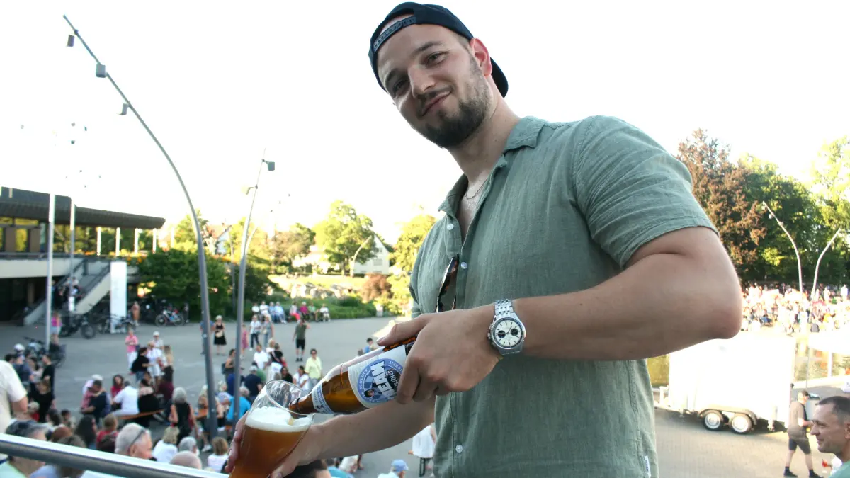 Maximilan Koch, Fellbacher Jungunternehmer und bekannt durch den Wein-Energydrink Weinfly, hat gemeinsam mit dem Schlager-Rapper Tream und der Brauerei Schneider Weisse, ein "Tream-Weißbier" auf den Markt gebracht.