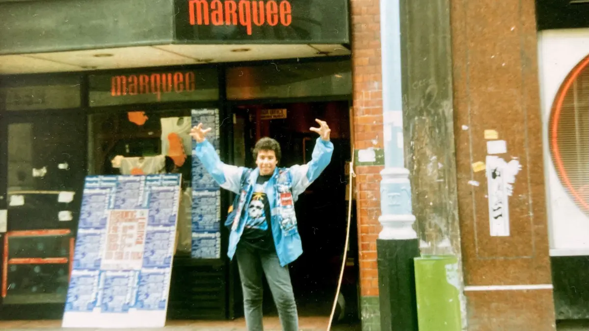 StZ-Autor Michael Setzer vor dem Club Marquee in London (1987)