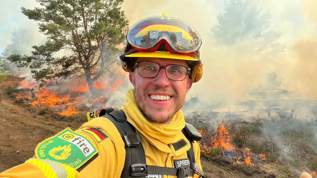 Thorsten Sprenger bei einem Einsatz in der Waldbrandbekämpfung.