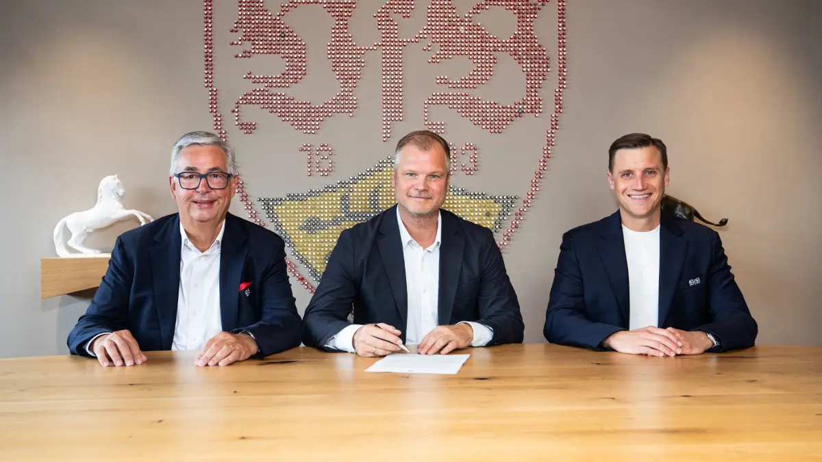 VfB-Präsident Dietmar Allgaier, Sportvorstand Fabian Wohlgemuth, Vizepräsident Andreas Grupp